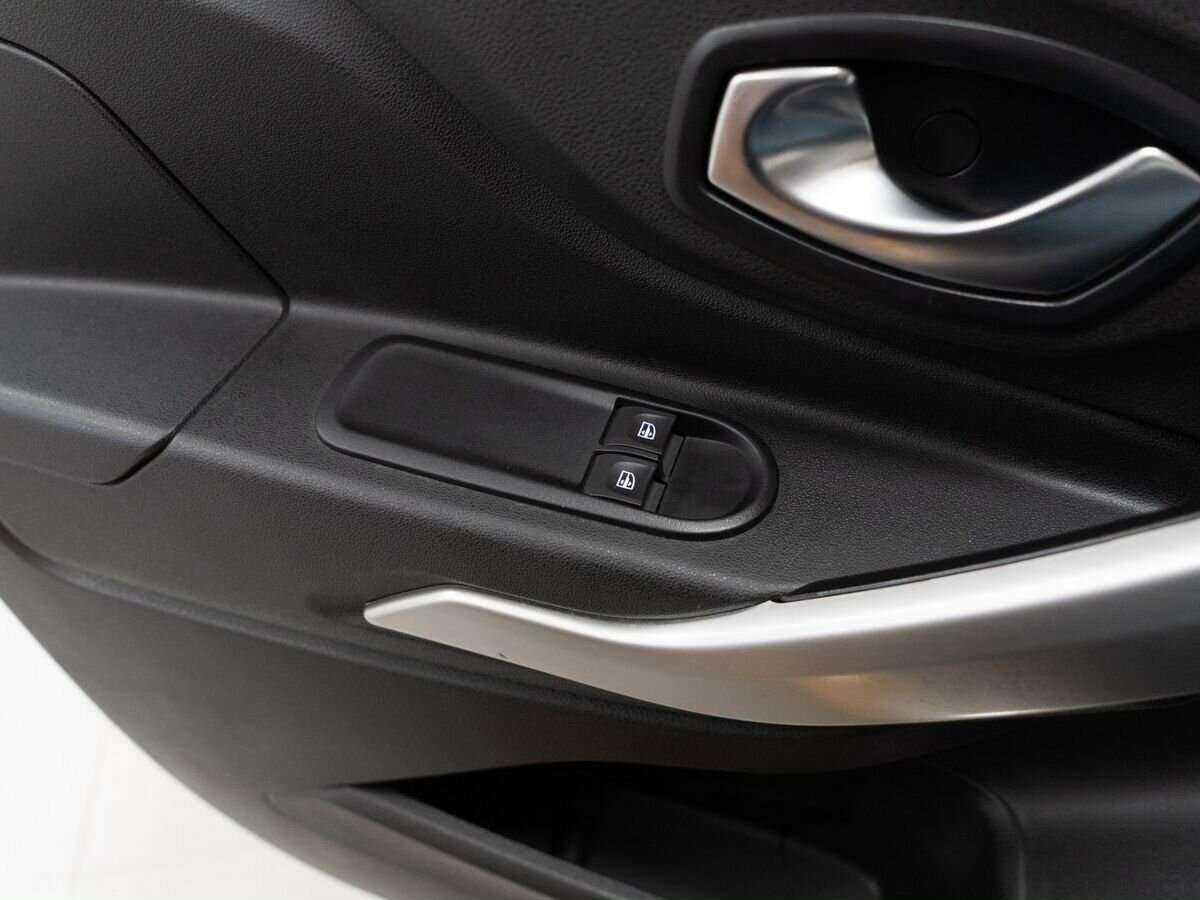 Купить Lada (ВАЗ) XRAY Cross, 2019, 61 000 км, фото №13