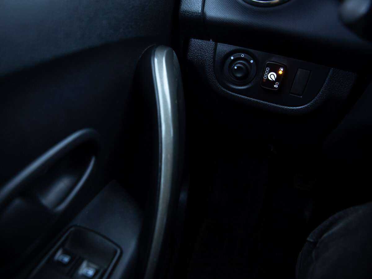 Купить Renault Logan Stepway, 2019, 73 365 км, фото №13