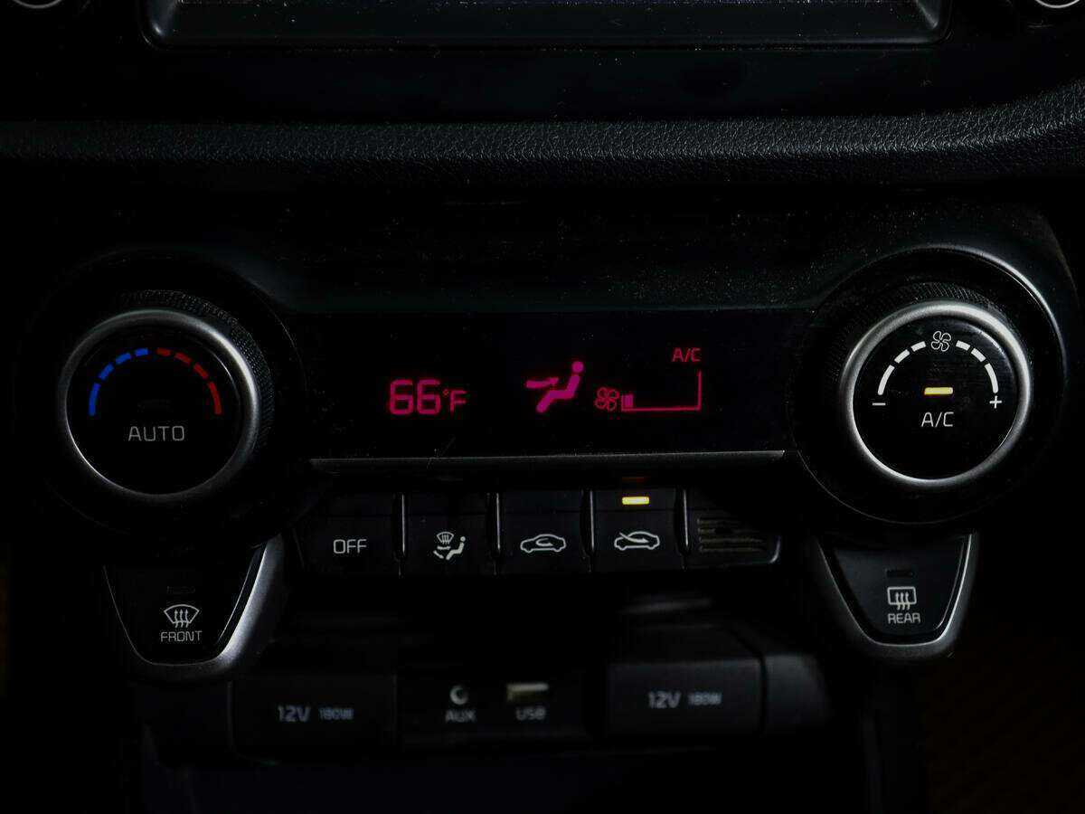 Купить Kia Rio X-Line, 2018, 105 349 км, фото №19