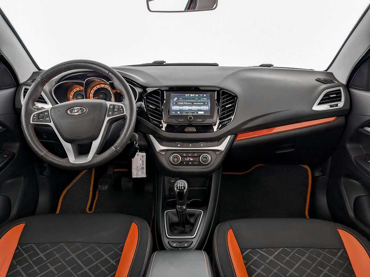 Купить Lada (ВАЗ) Vesta SW Cross, 2019, 69 459 км, фото №12