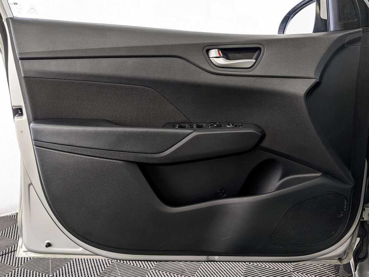 Купить Hyundai Solaris, 2020, 24 865 км, фото №15