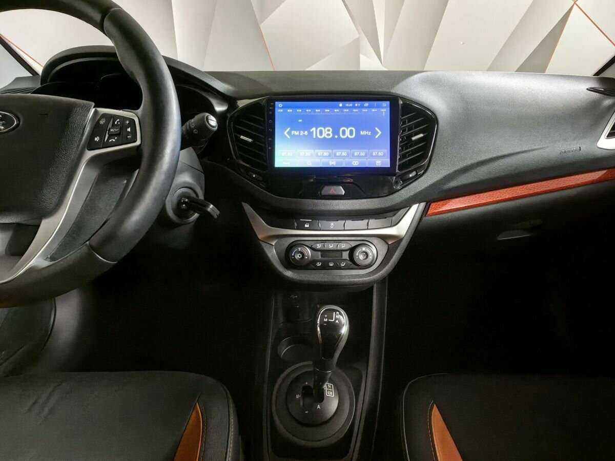 Купить Lada (ВАЗ) Vesta SW Cross, 2019, 72 275 км, фото №11