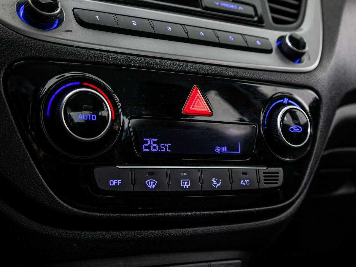 Купить Hyundai Solaris, 2018, 96 694 км, фото №15