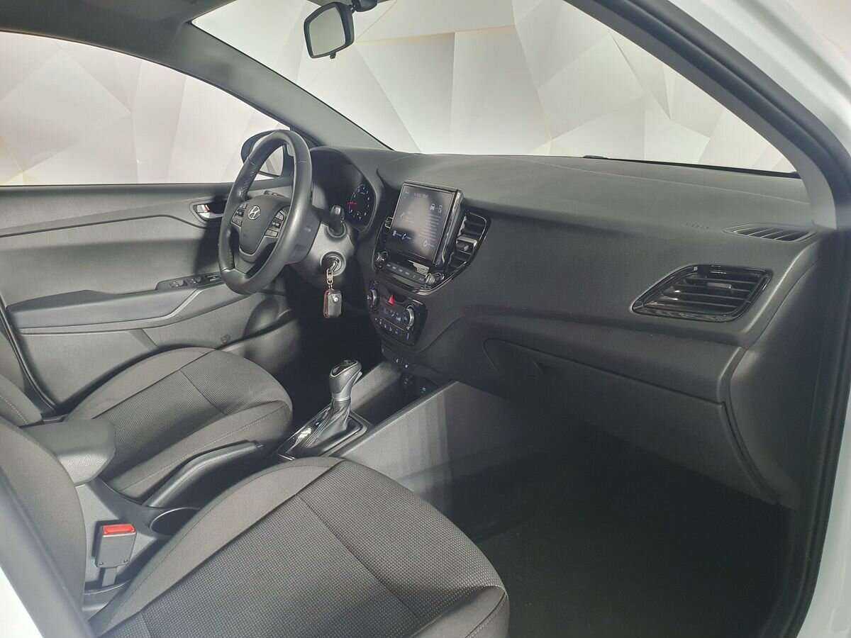 Купить Hyundai Solaris, 2021, 92 602 км, фото №9