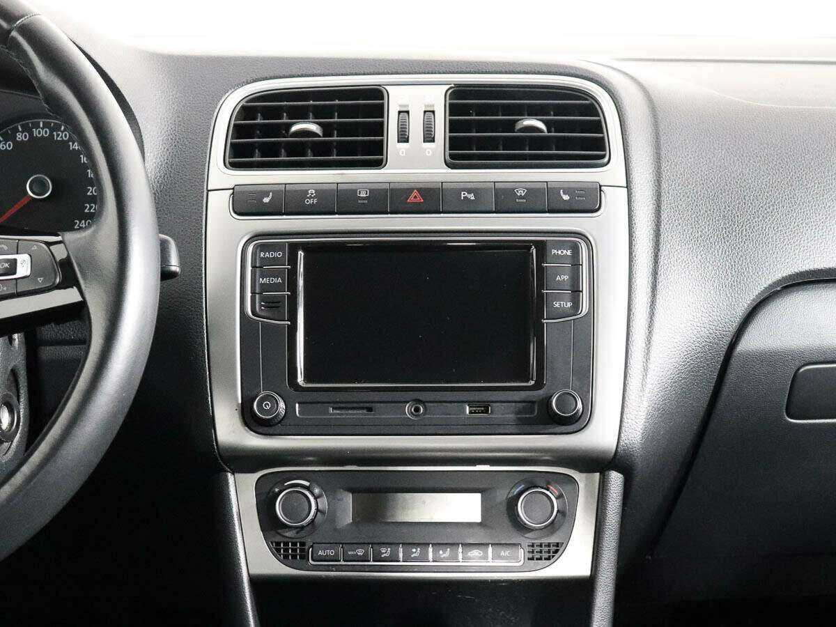 Купить Volkswagen Polo, 2018, 90 798 км, фото №12