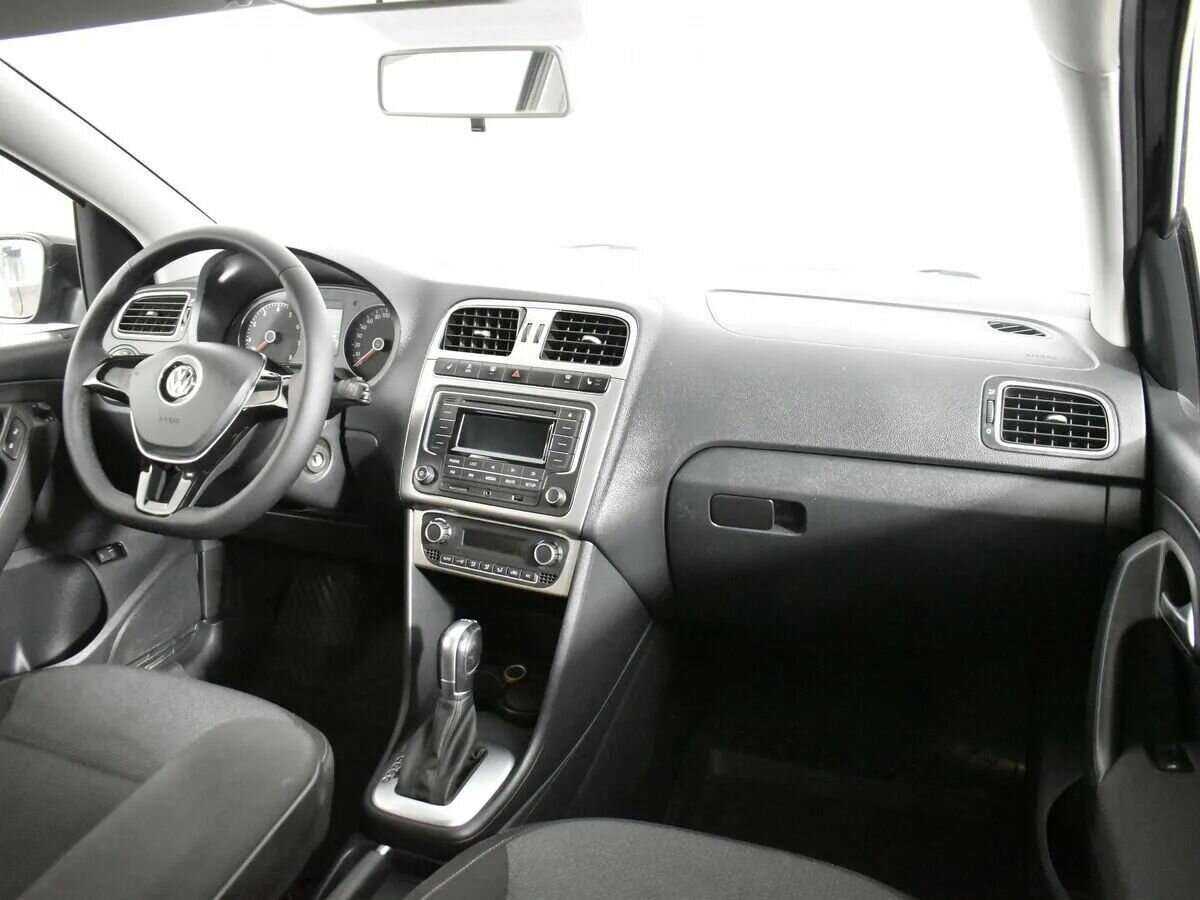 Купить Volkswagen Polo, 2017, 65 000 км, фото №9