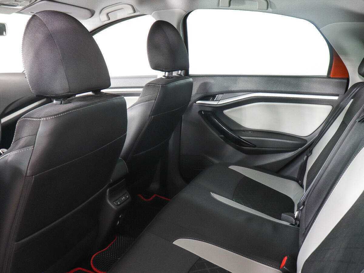 Купить Lada (ВАЗ) Vesta Cross, 2018, 140 424 км, фото №12