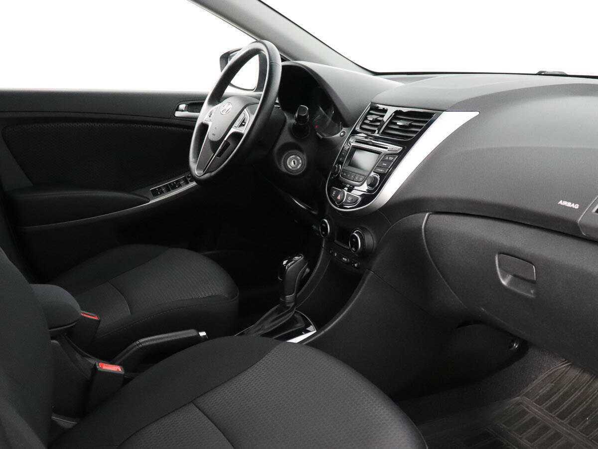 Купить Hyundai Solaris, 2015, 24 213 км, фото №9