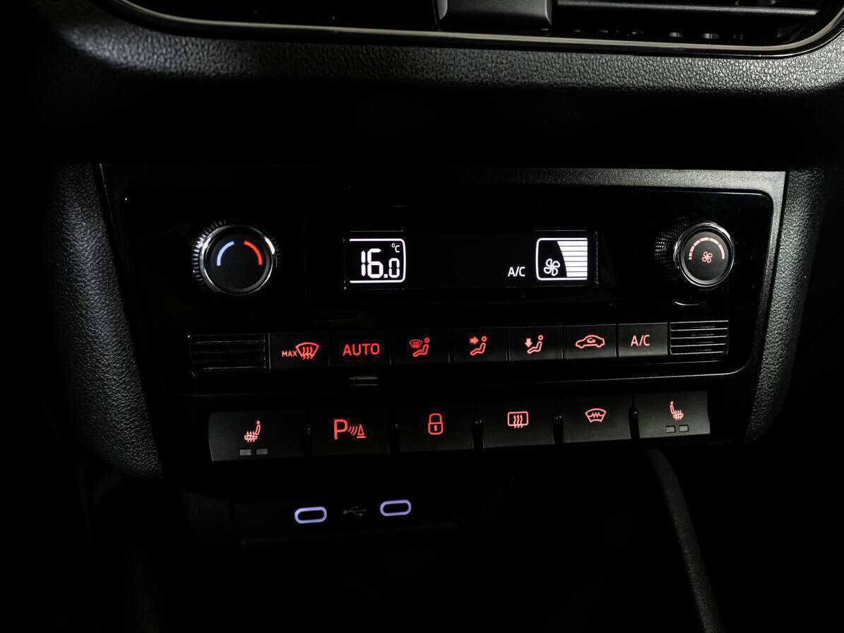 Купить Volkswagen Polo, 2021, 48 000 км, фото №12