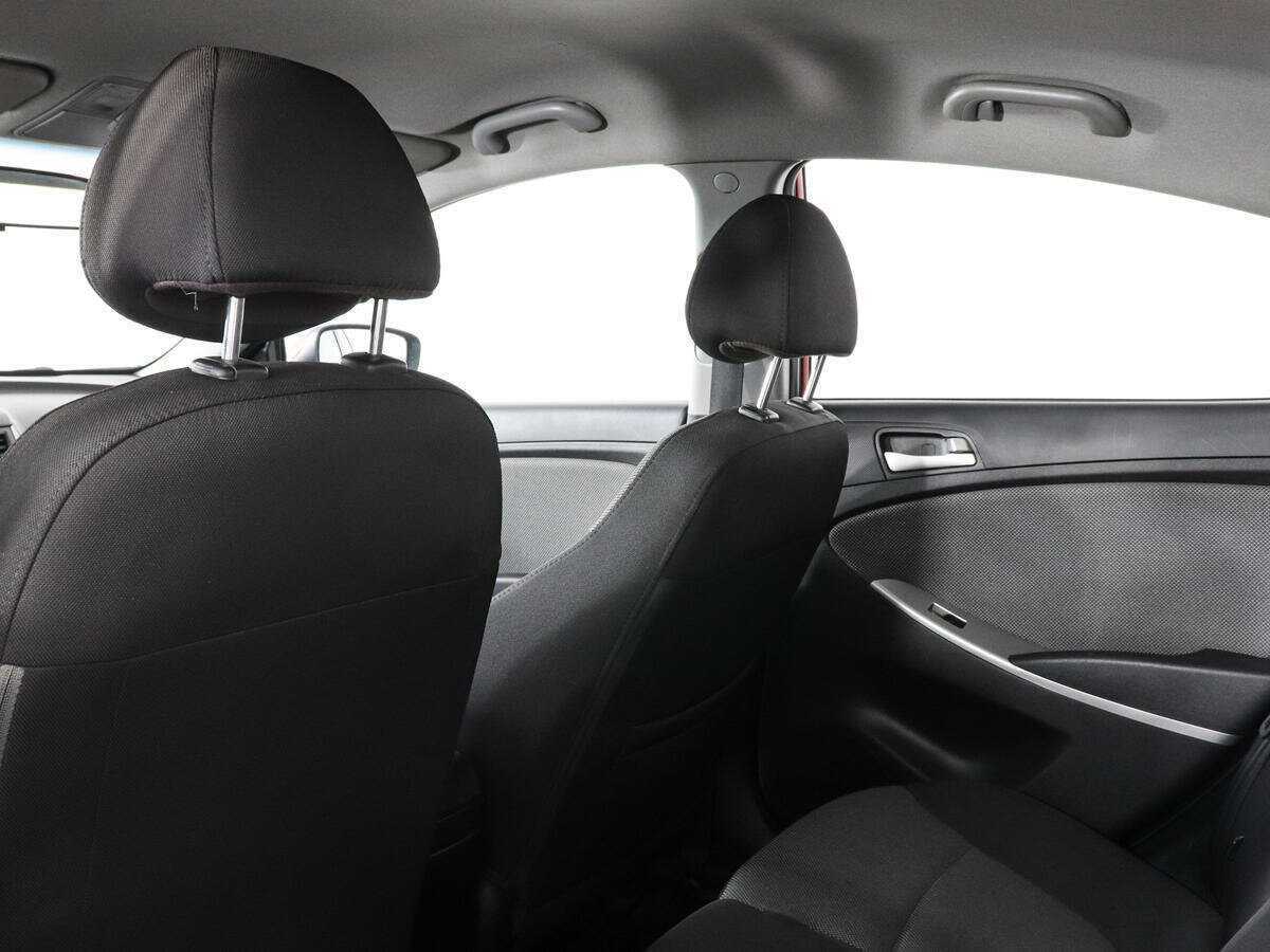 Купить Hyundai Solaris, 2012, 228 913 км, фото №8