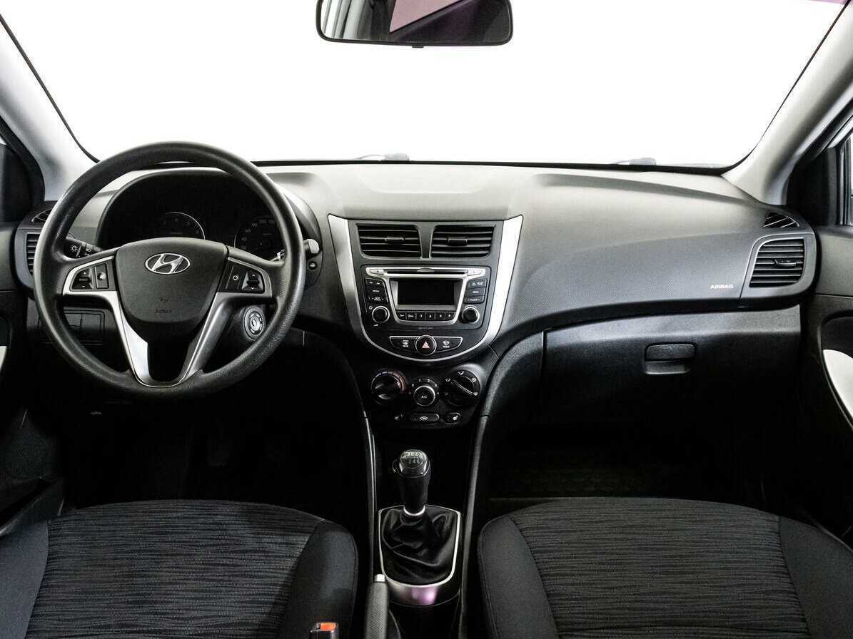 Купить Hyundai Solaris, 2015, 151 966 км, фото №10