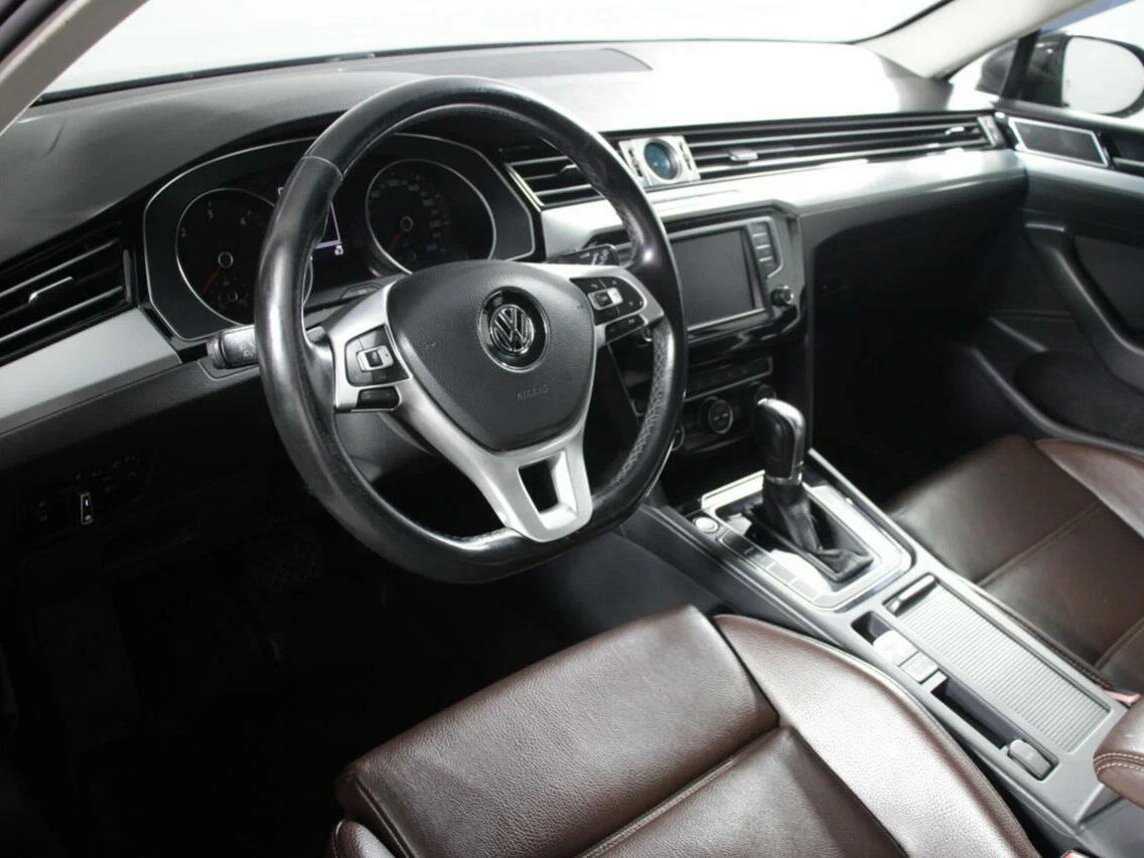 Купить Volkswagen Passat DSG7, 2017, 141 158 км, фото №12