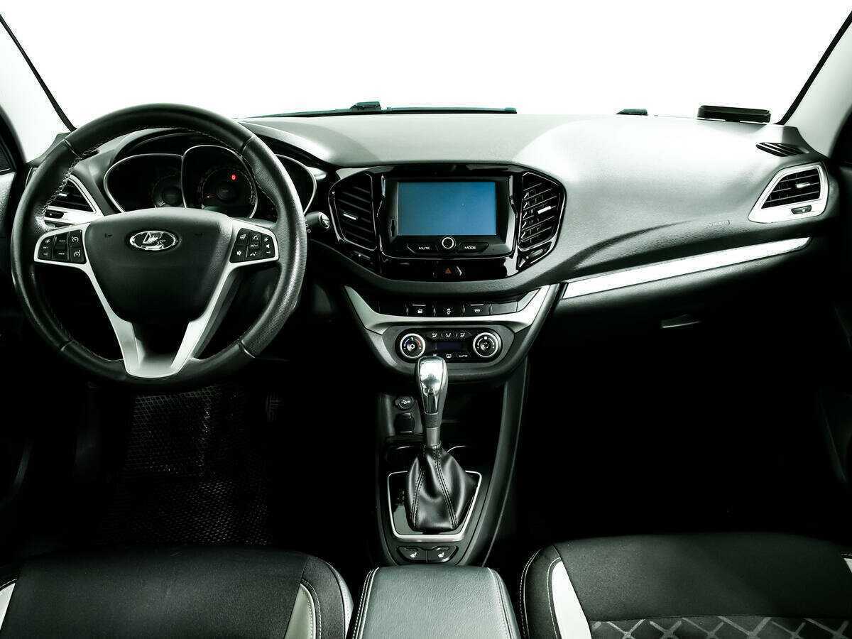 Купить Lada (ВАЗ) Vesta SW Cross, 2019, 65 860 км, фото №11