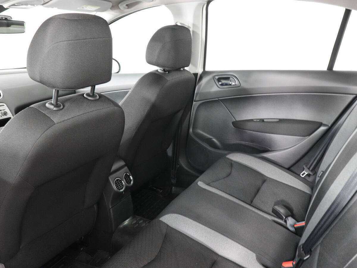 Купить Peugeot 408, 2016, 42 883 км, фото №12