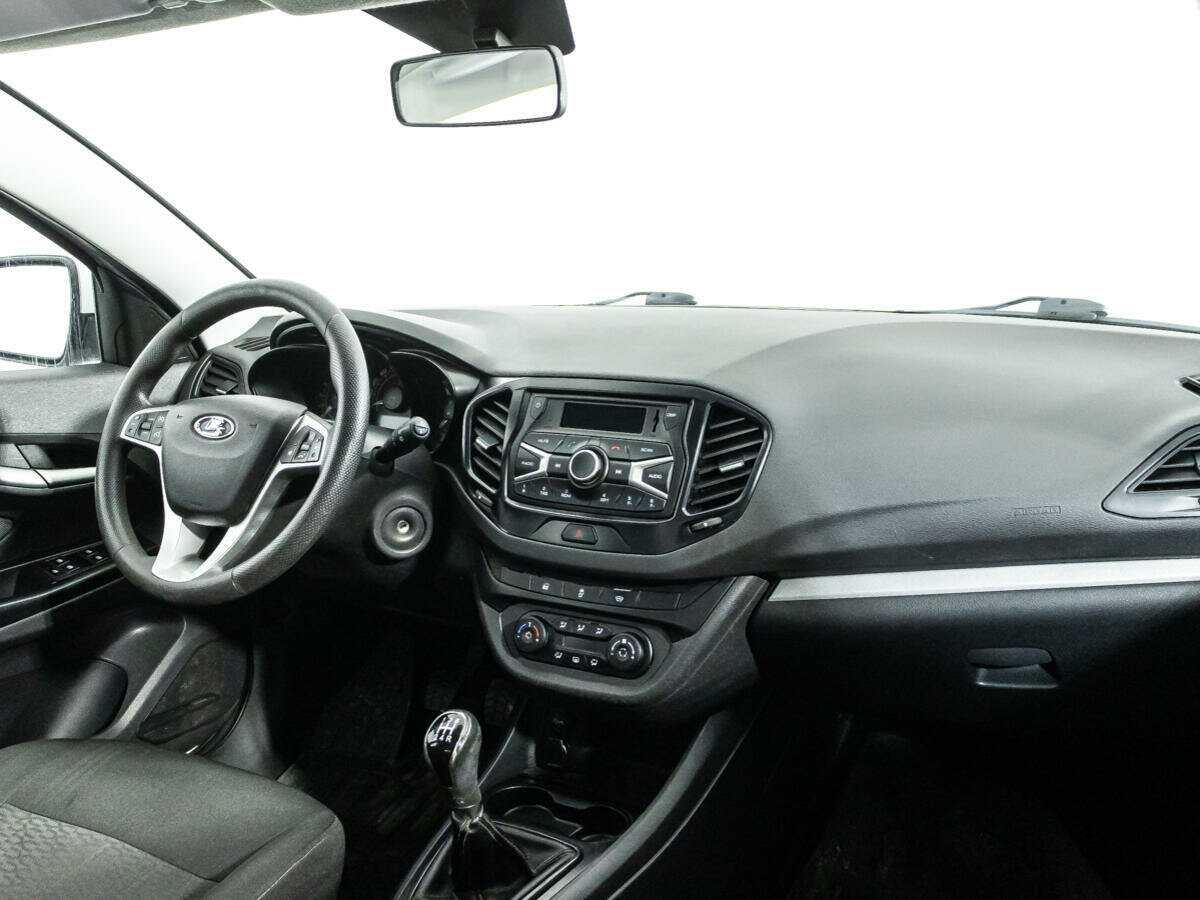 Купить Lada (ВАЗ) Vesta SW, 2017, 136 605 км, фото №9