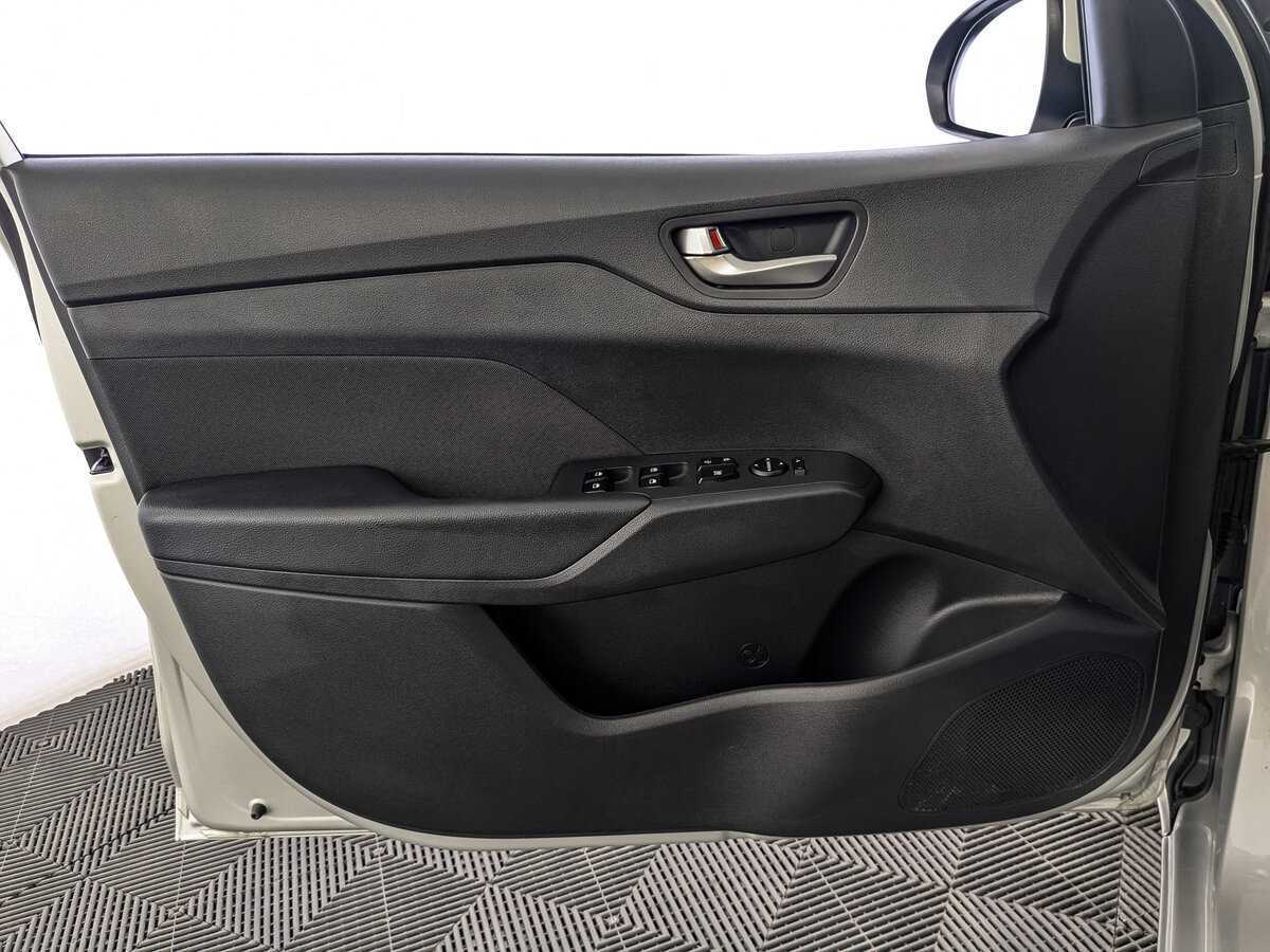 Купить Hyundai Solaris, 2019, 62 670 км, фото №19