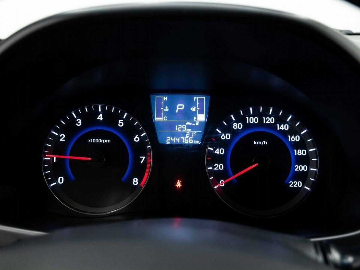 Купить Hyundai Solaris, 2015, 244 000 км, фото №14