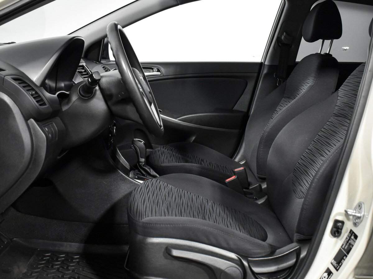 Купить Hyundai Solaris, 2015, 144 260 км, фото №10