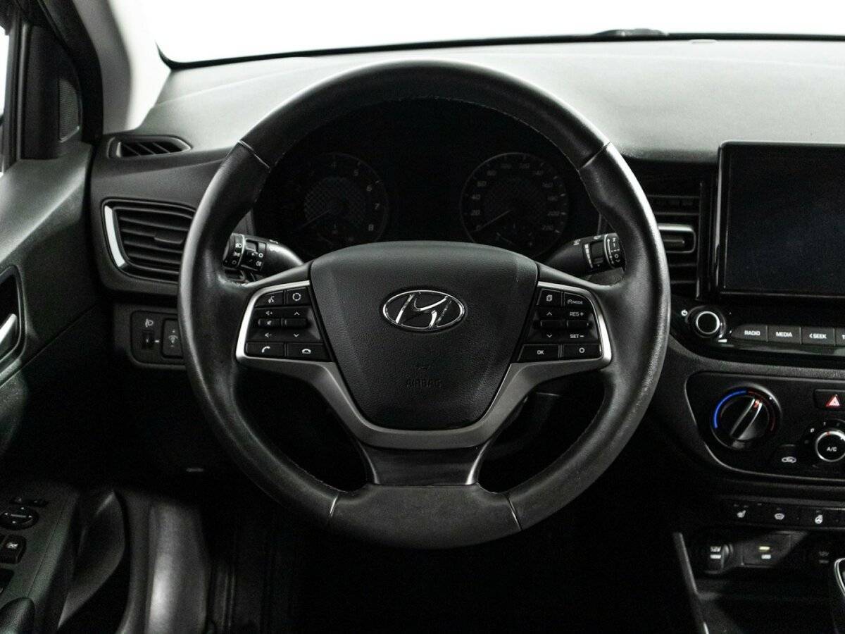 Купить Hyundai Solaris, 2021, 121 988 км, фото №14