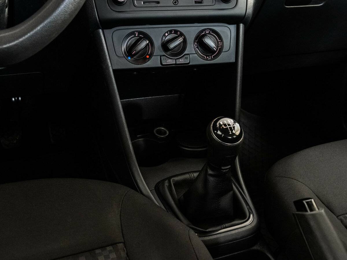 Купить Volkswagen Polo, 2017, 185 342 км, фото №12