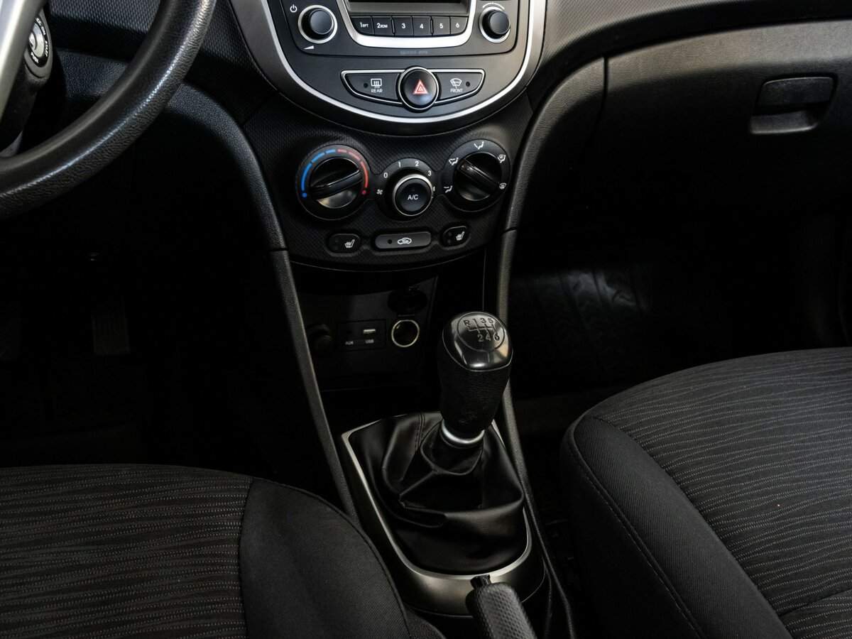 Купить Hyundai Solaris, 2015, 130 000 км, фото №15