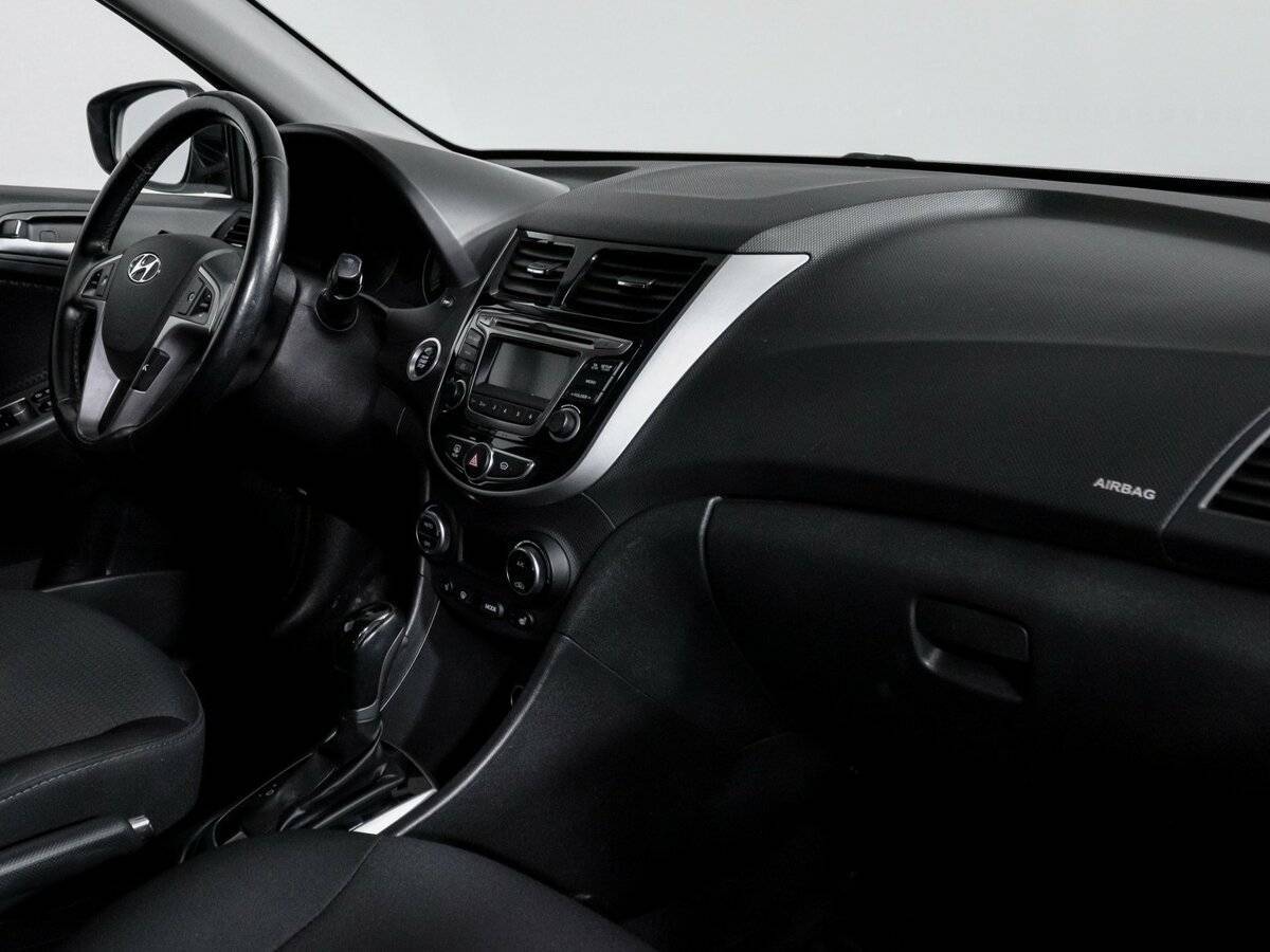 Купить Hyundai Solaris, 2015, 73 940 км, фото №8