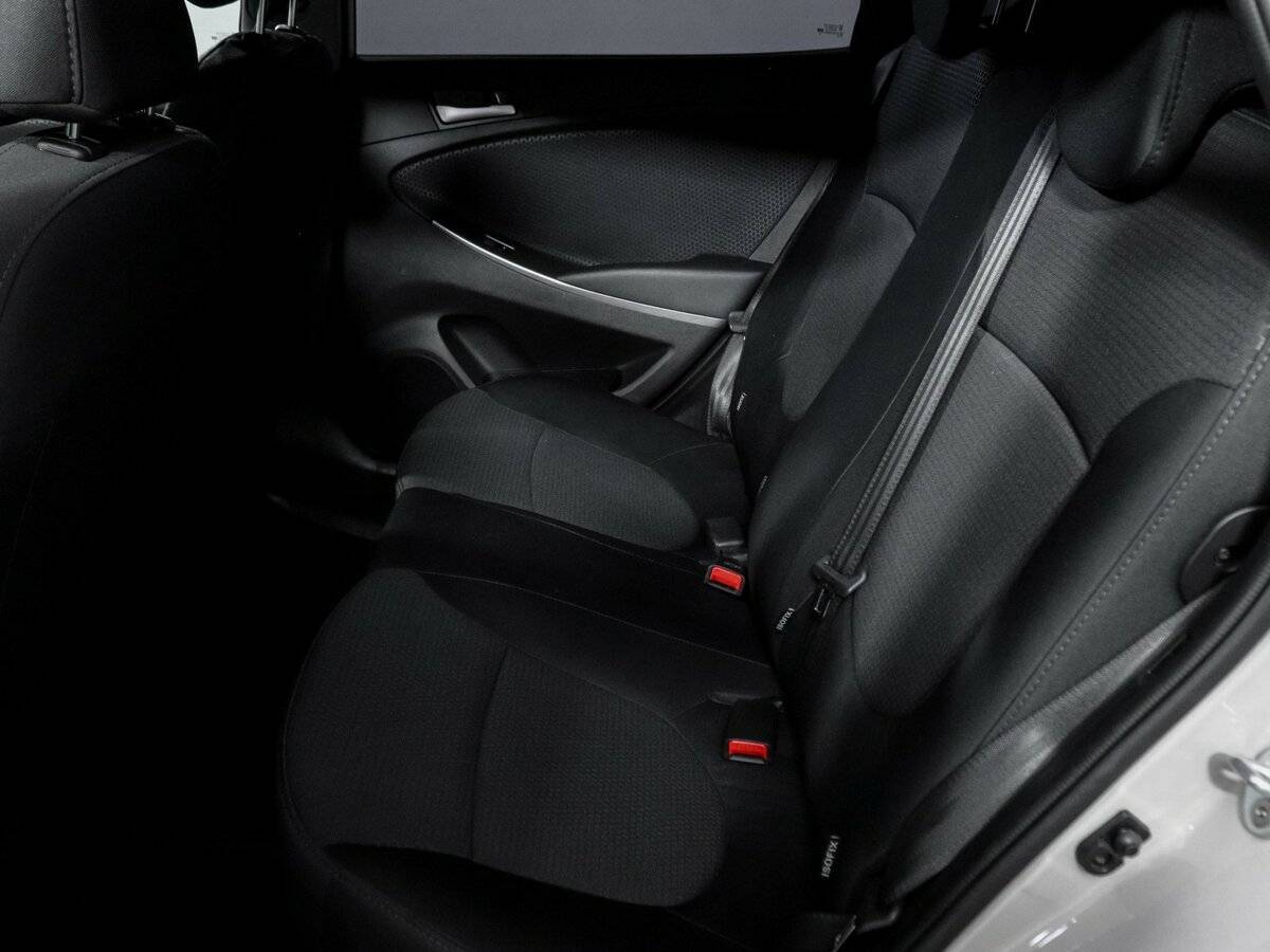 Купить Hyundai Solaris, 2015, 73 940 км, фото №9