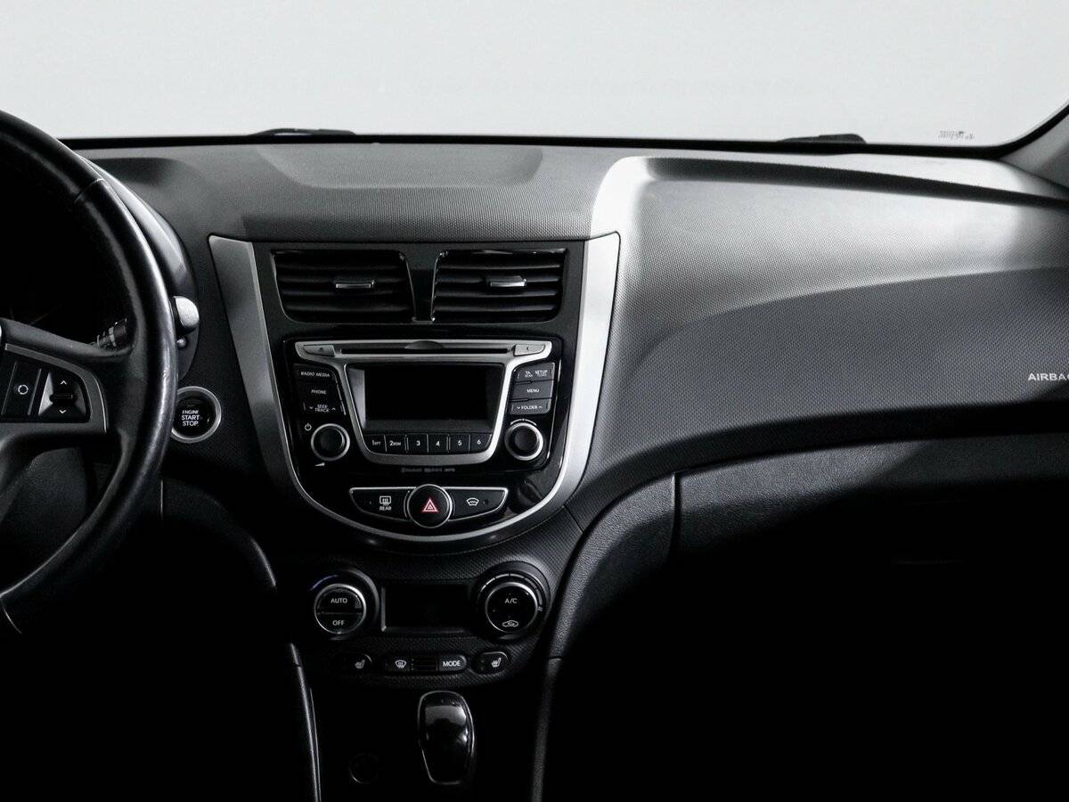 Купить Hyundai Solaris, 2015, 73 940 км, фото №12