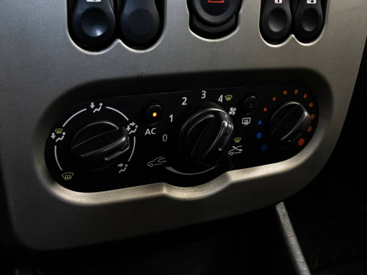 Купить Renault Logan, 2012, 185 548 км, фото №9