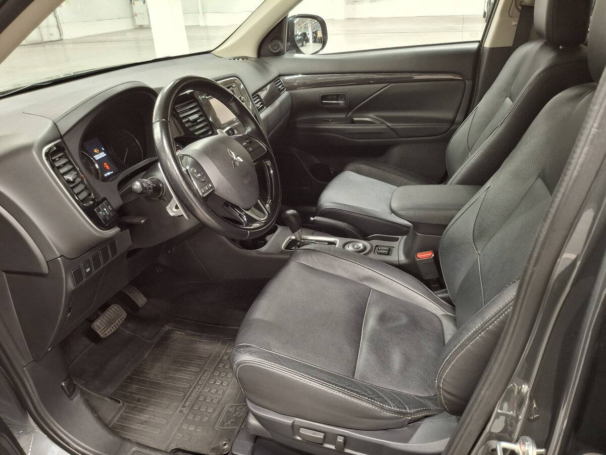 Купить Mitsubishi Outlander III Рестайлинг 2, 2016, 77 853 км, фото №15