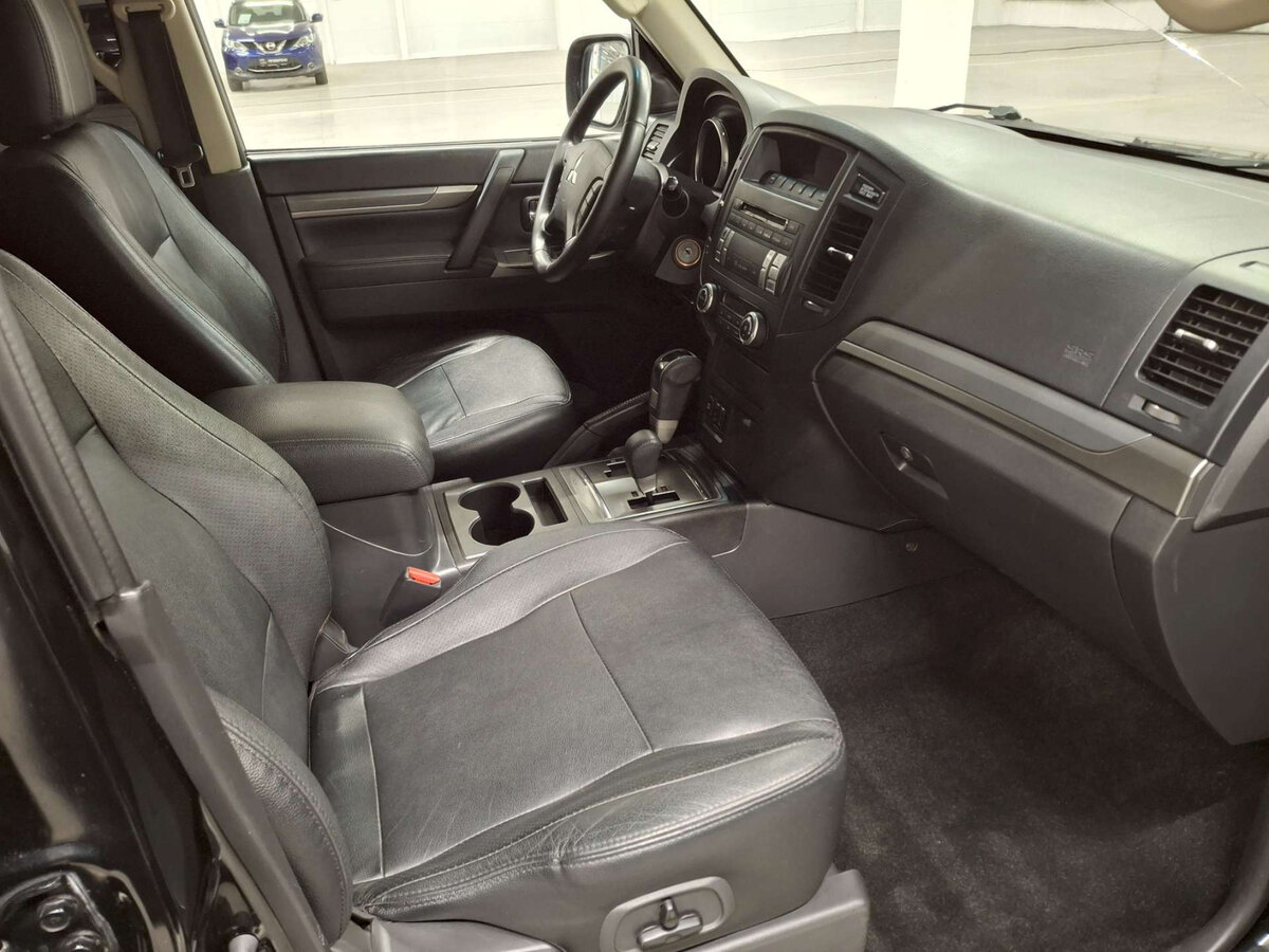 Купить Mitsubishi Pajero IV Рестайлинг 1, 2012, 214 123 км, фото №11